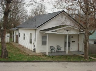 204 4th St, Cynthiana, KY 41031