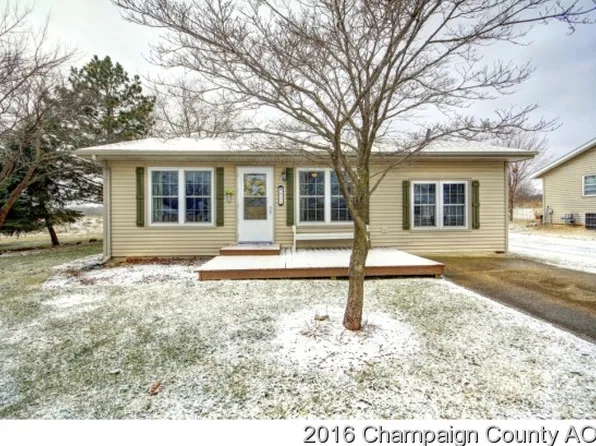 611 West St, Mahomet, IL 61853