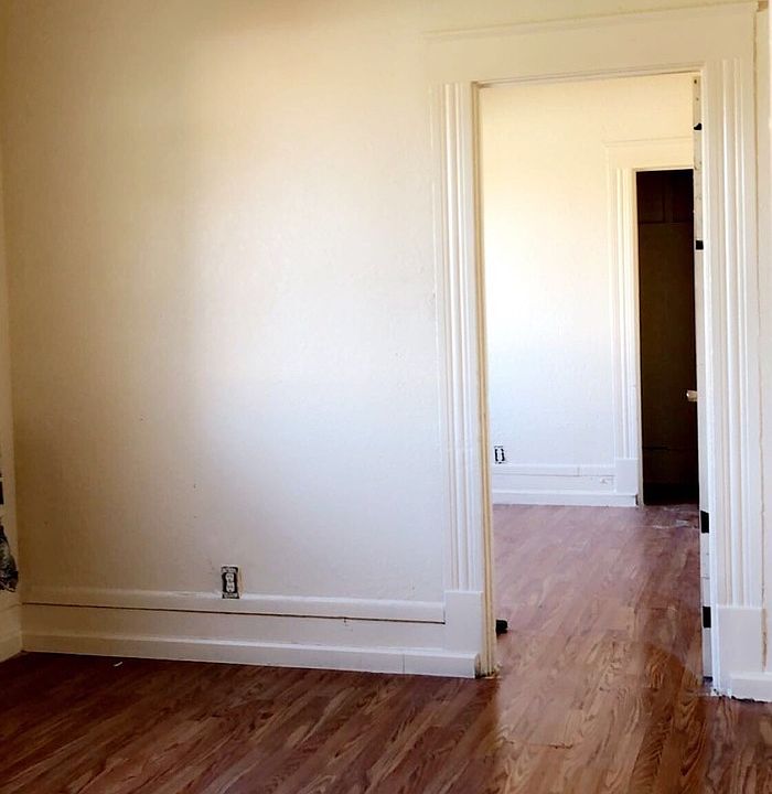 2nd image of 303 E Elm St APT 2