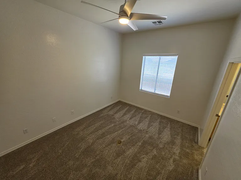 2653 N Travis — Photo 15