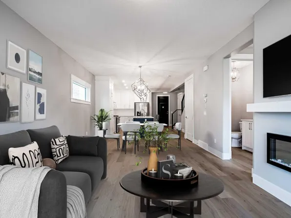 925 Reynolds Ln SW, Airdrie, AB T4B 5L7
