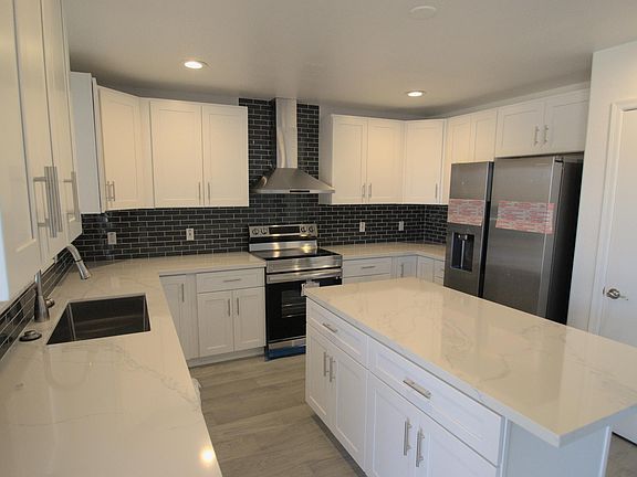 4th image of 23805 N 35th Dr