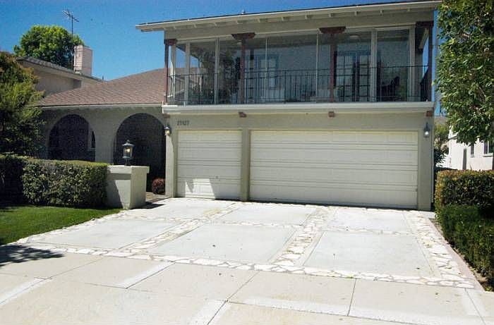 1st image of 23127 Audrey Ave