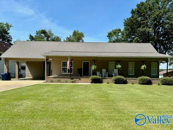 480 Indian Lake Dr, Rainbow City, AL 35906