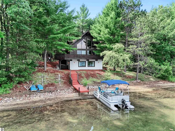 374 Island View Dr, Traverse City, MI 49696