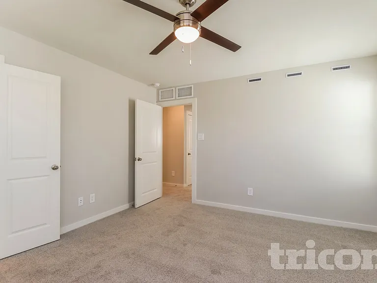 9835 Willow Creek Commerce Dr #504 — Photo 7