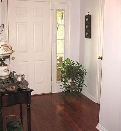 4th image of 735 Jeannie Way