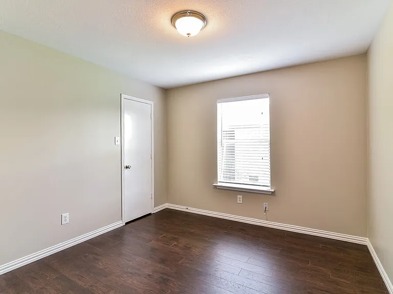 9010 Walworth Dr — Photo 8