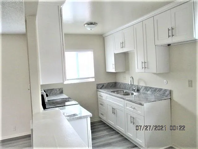 2 bed, 700 sqft, $2,095 — Photo 2