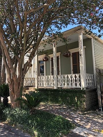 1st image of 825 Jackson Ave