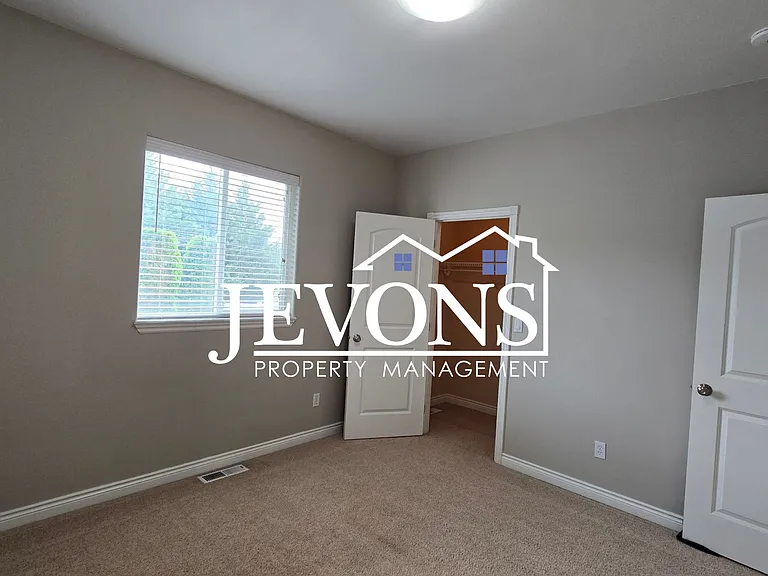 6601 Cherry Ridge Ct — Photo 8