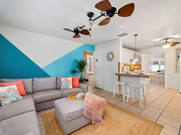 6 Palmetto — Photo 12