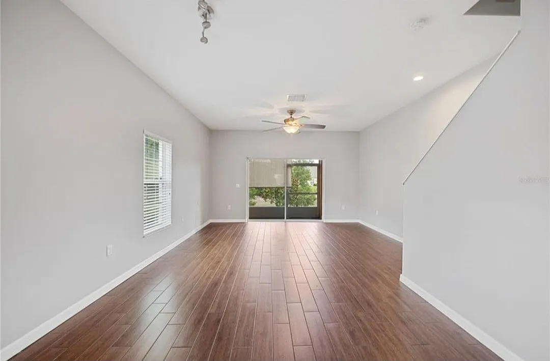 4 bed, 1600 sqft, $2,400 — Photo 4