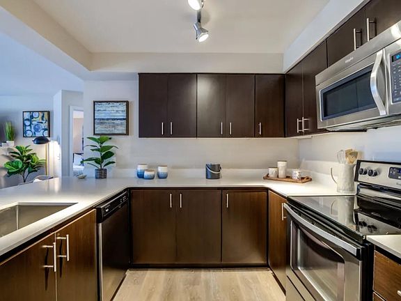 3rd image of 1010 NE Lilac St APT 207