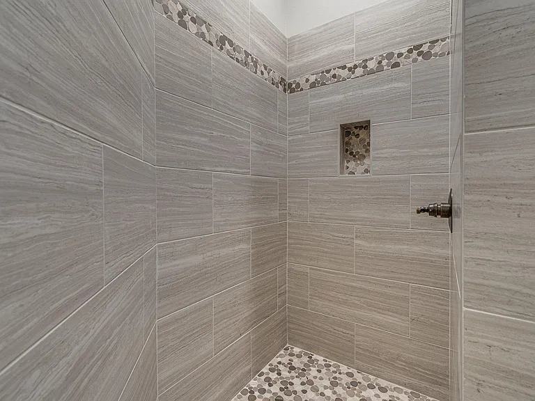 8247 Heritage Glen Dr #1 — Photo 22
