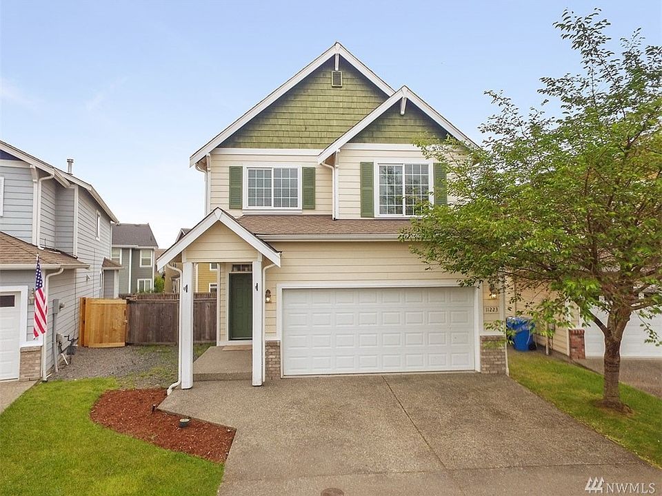 Welcome home to your well loved home in Lipoma Firs! 