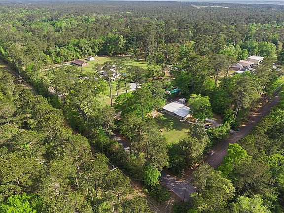3rd image of 26084 Pichon Rd