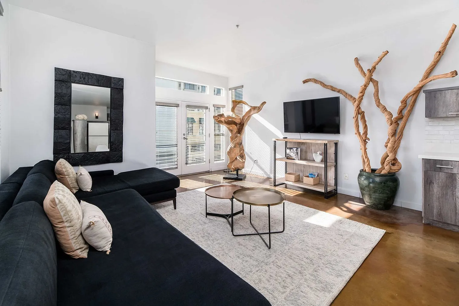 1 bed, 1.0 bath, $4,796 — Photo 2