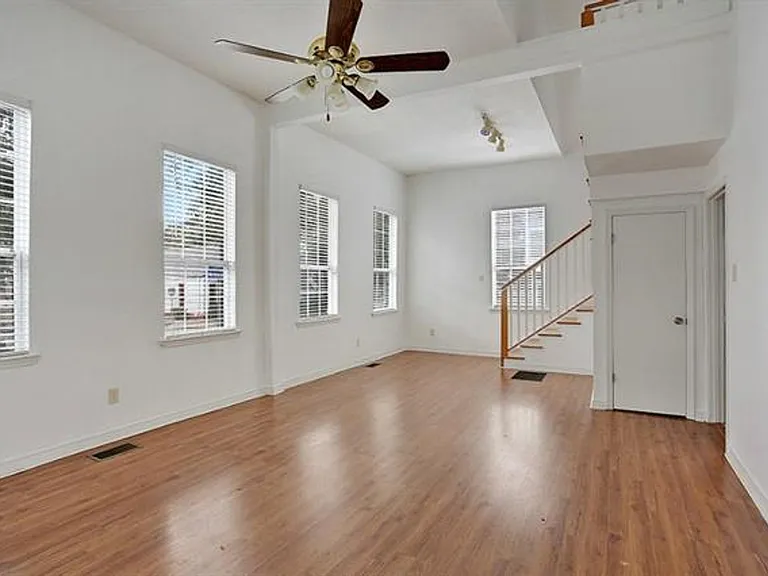 843 Washington Ave — Photo 4