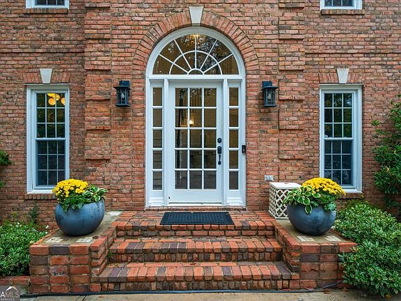 5th image of 515 Kent Rd