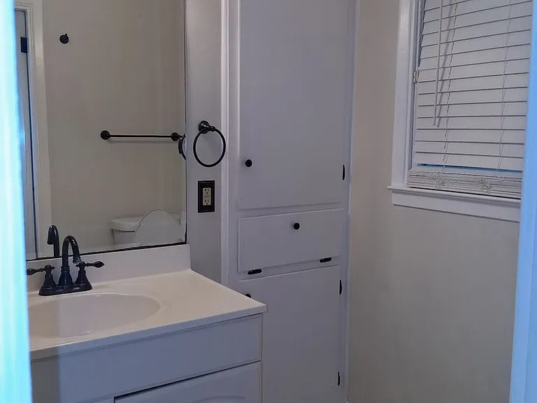 1421 Winchester St — Photo 12