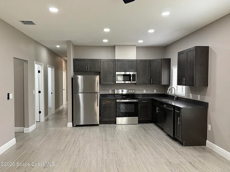1649 Belem St SE #A — Photo 6