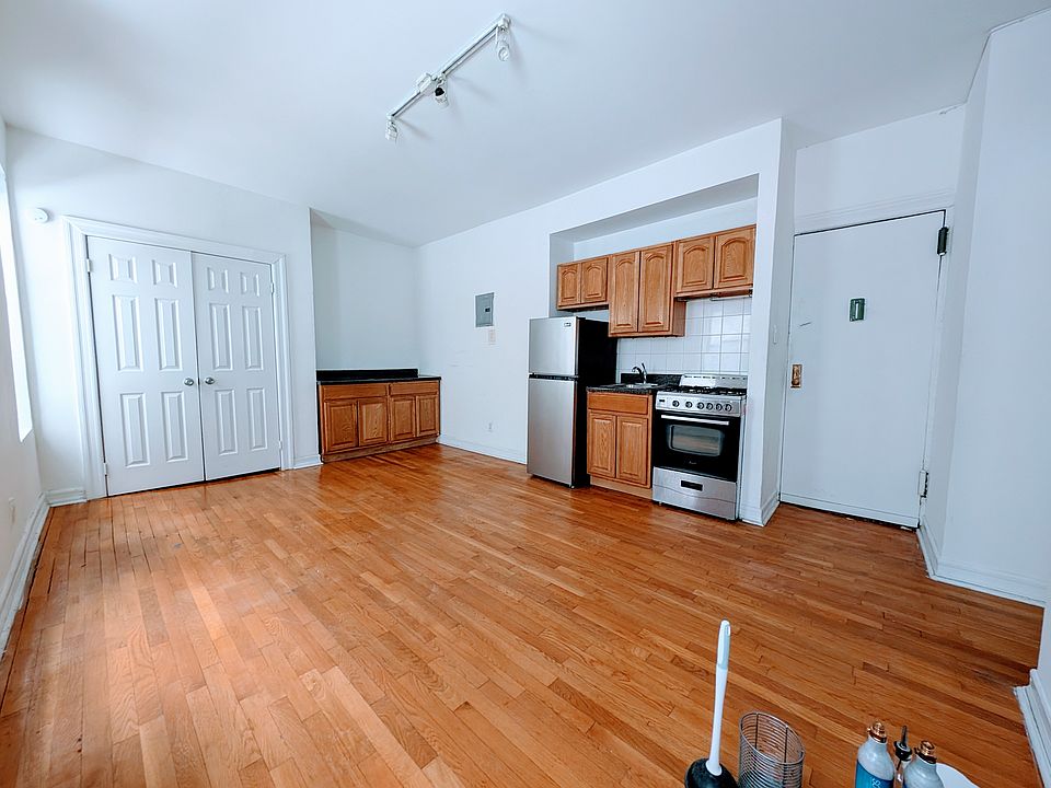 1st image of 537 Clinton Ave APT 1e