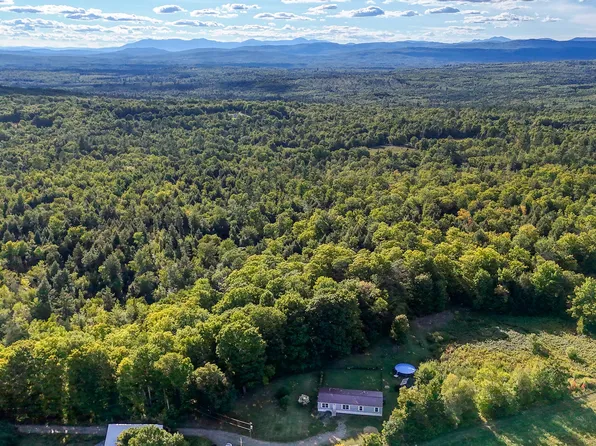 70 Mcquilkin Road, Solon, ME 04979