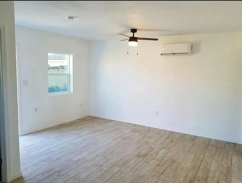 Studio, 1.0 bath, 350 sqft, $1,000 — Photo 3
