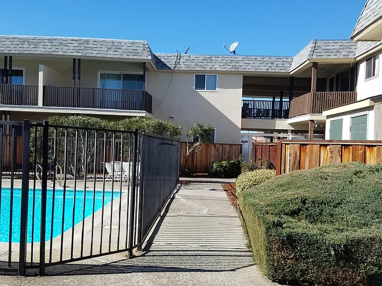 1515 Alpine Ave — Photo 4