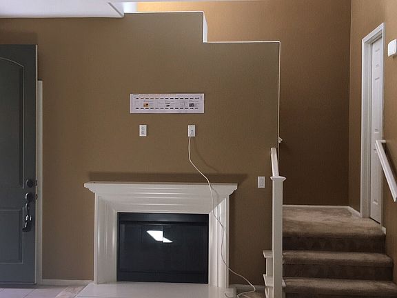 5th image of 15982 Begonia Ave