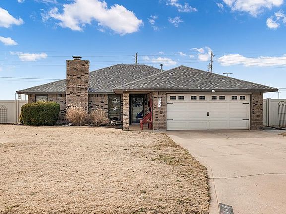 2nd image of 400 Willow St