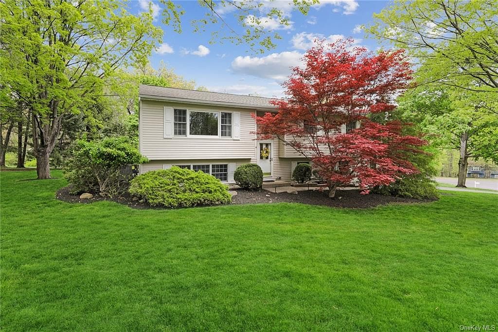4 Chaparral Road, Nanuet, NY 10954 Zillow