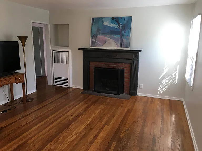 3958 Keeshen Dr — Photo 3
