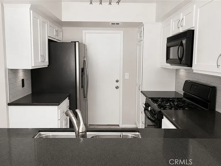 4612 Canyon Park Ln — Photo 7