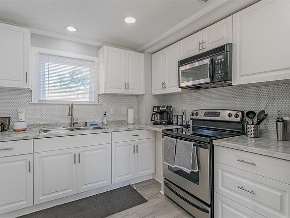 3rd image of 1668 28th Ave N