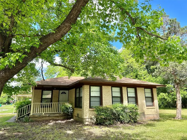 213 W Tennie St, Gainesville, TX 76240