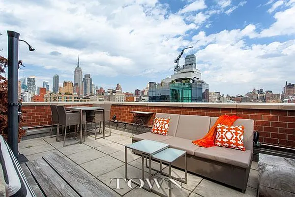 Sold by Town Residential | media 31