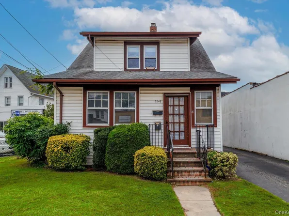 2848 Woods Avenue, Oceanside, NY 11572