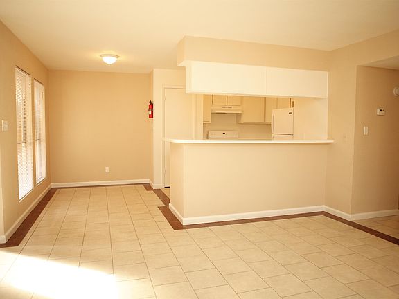 4th image of 10102 Bonann Dr Unit B