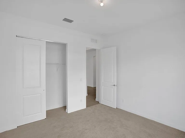 19411 Broad Shore Walk — Photo 11