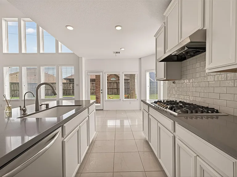 1006 Grey Dusk Ct — Photo 18