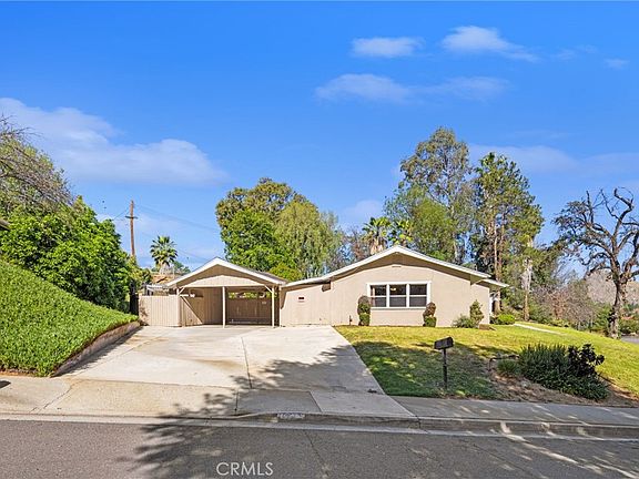 3rd image of 134 W Broadbent Dr