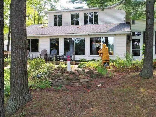 E1490 Grandview Rd, Waupaca, WI 54981