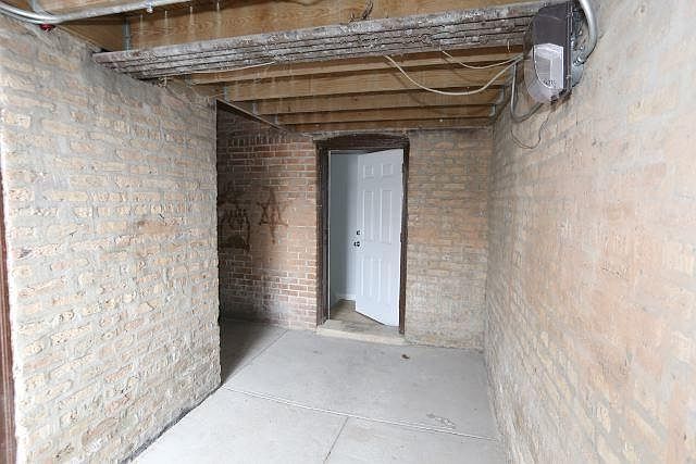 1st image of 3641 W Dickens Ave #Uaga