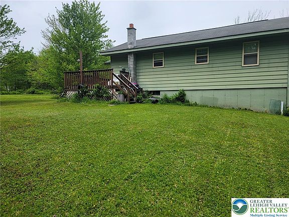 3rd image of 320 Hillside St