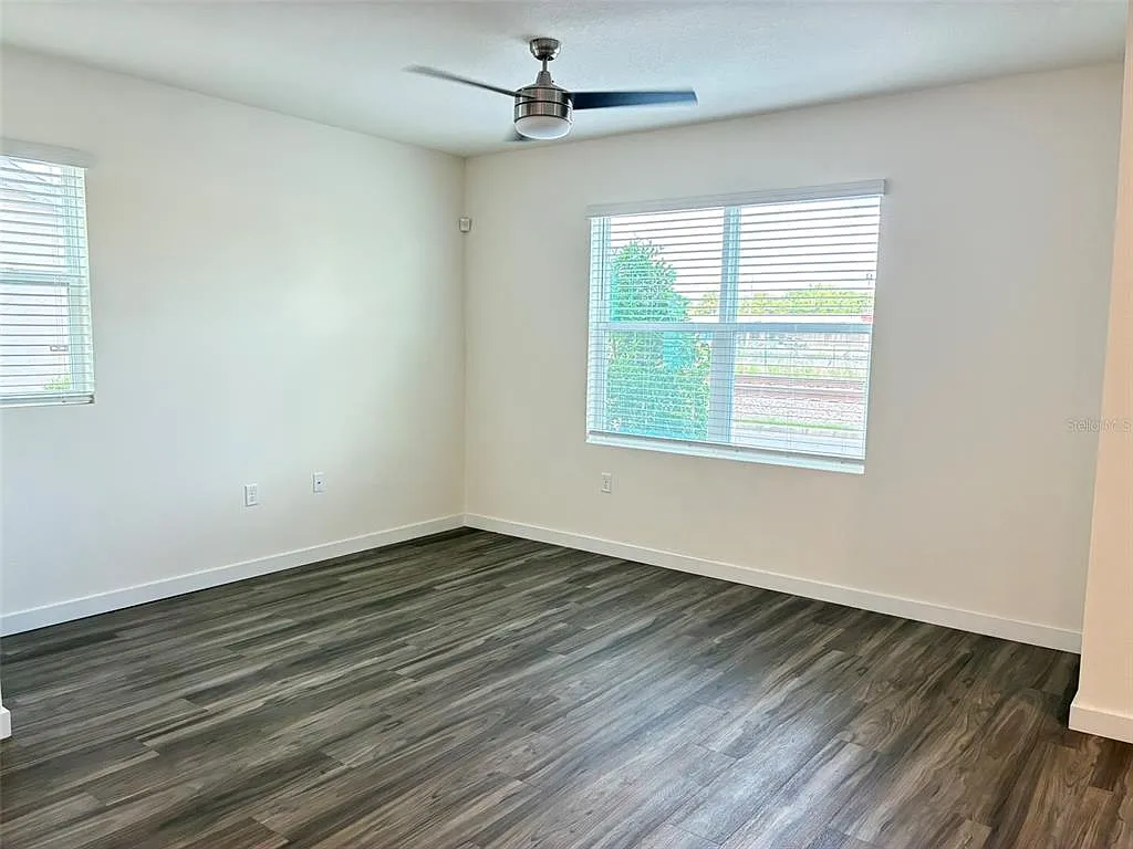 3 bed, 3.0 bath, 1488 sqft, $2,500 — Photo 2