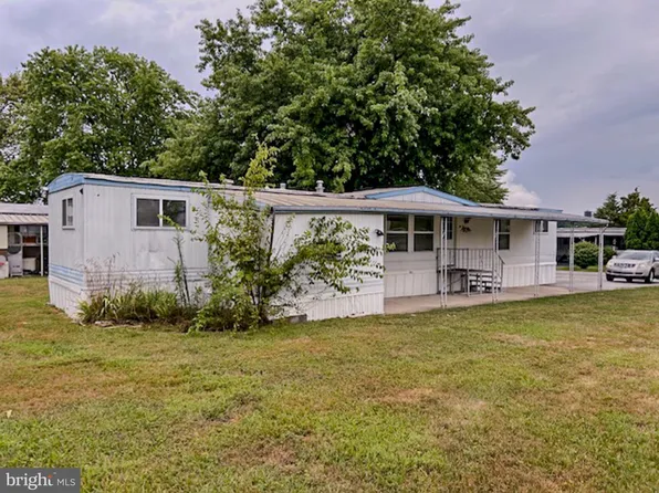 149 Crestwood Dr, Mount Wolf, PA 17347