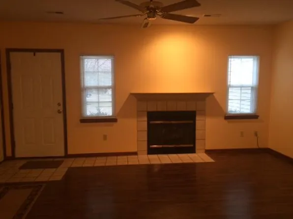 202 W Green Meadows Rd #202, Columbia, MO 65203