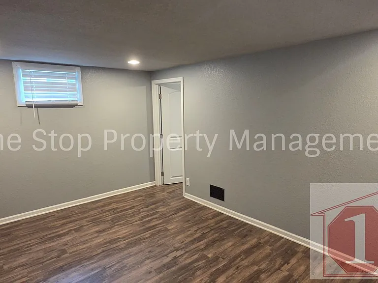 608 NE Florence Ave #A — Photo 17
